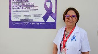 Denizli'de kanseri yenen doktor vatandaşlara erken teşhisin önemini anlatıyor