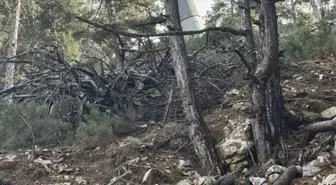 Denizli'de toprak kaymasında haberleşme kablosu zarar gören teleferik hattı kapatıldı