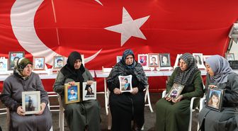 Diyarbakır anneleri Ramazan Bayramı'nda da evlatlarının yolunu gözlüyor