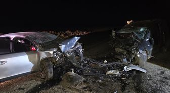 Diyarbakır'da iki aracın çarpıştığı kazada 5 kişi öldü, 2 kişi yaralandı