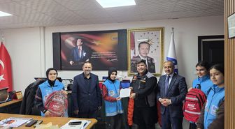 Diyarbakır'da lise öğrencilerinden Gazze'ye 50 bin lira bağış