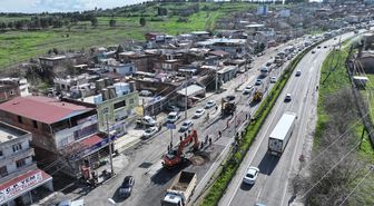 Diyarbakır-Silvan kara yolunda çökme meydana geldi