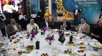Diyarbakır Valisi Zorluoğlu üniversite öğrencileriyle iftarda buluştu
