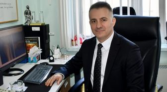 Doç. Dr. Ayas, kemik tümörlerinde koruyucu cerrahinin önemine dikkati çekti