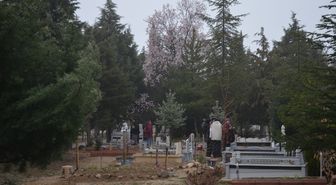 Dodurga'da mezarlıklarda arife günü yoğunluğu yaşandı