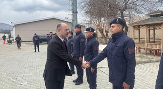 Doğanşehir Kaymakamı Sungur, görev başındaki polis ve jandarmayı ziyaret etti