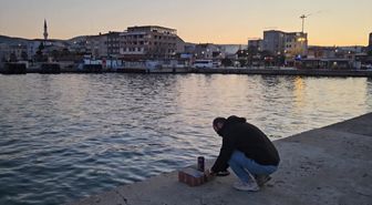 Eceabat'ta iftar vakti ses bombasıyla duyuruluyor