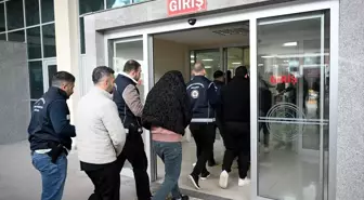 Edirne'de diplomatik plakalı araçla insan kaçakçılığı yapıldığı iddiasıyla 6 şüpheli yakalandı