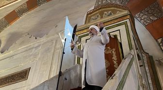 Edirne'deki Eski Cami'de 'kılıçla hutbe' geleneği asırlardır sürüyor