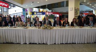 Edirne Valisi Sezer gümrük personeliyle iftarda bir araya geldi