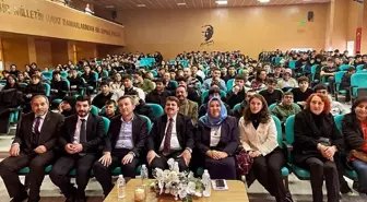 Eğitimci yazar Halit Ertuğrul, Nallıhan'da öğrencilerle buluştu