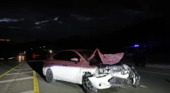 Elazığ'da iki otomobilin çarpışması sonucu 3 kişi yaralandı