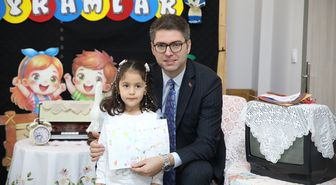 Erciş Kaymakamı Karaloğlu, minik öğrencilerle buluştu