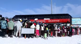 Erciyes'te pistler kayakseverlerle doldu