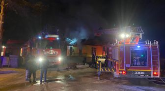 Erzincan'da yangın çıkan tek katlı ev kullanılamaz hale geldi