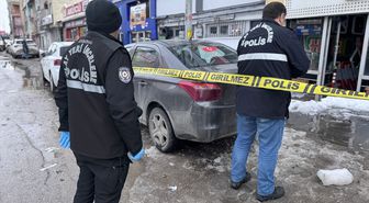 Erzurum'da çatıdan üzerine kar ve buz kütleleri düşen kişi ağır yaralandı