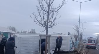 Erzurum'da kamyon ile minibüs çarpıştı, 7 kişi yaralandı
