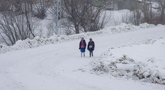 Erzurum, Kars, Tunceli ve Ardahan'da kar yerini soğuk havaya bıraktı