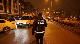 Erzurum polisi yoğun kar yağışında huzur ve güven için denetimde