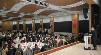 Esenyurt Belediyesi Başkan Vekili Aksoy, öğretmenlerle buluştu