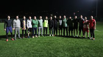 Eski Samsunsporlu futbolcular bağımlılıkla mücadeleye dikkati çekmek için sahaya çıktı