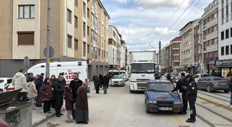 Eskişehir'de otomobilin çarptığı kadın yaralandı