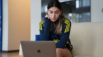 Fenerbahçe arsaVev kaptanı Ece Türkoğlu, AA'nın 'Yılın Kareleri' oylamasına katıldı