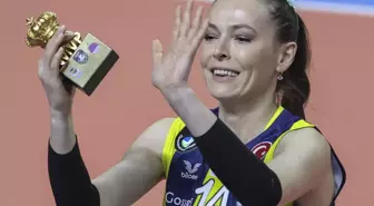 Fenerbahçe, Eda Erdem ile son kez sözleşme uzatıyor