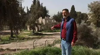 Filistin topraklarını gasbeden İsrailliler, Batı Şeria'daki arkeolojik alana İsrail bayrakları astı