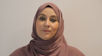 Fransa'da 14 yıl önce İslam'ı seçen Adeline: 'İslam benim için barış dini'