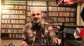 Gece programcılığıyla başlayıp satın aldığı radyoda 32 yıldır dinleyicilerine sesleniyor