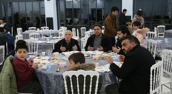 Gemerek'te Kur'an kursu öğrencileri iftarda bir araya geldi