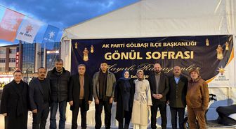 Gölbaşı'nda kurulan iftar çadırında vatandaşlar bir araya geliyor