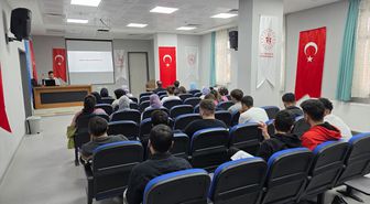 Gümüşhacıköy'de öğrencilere vergi bilinci konferansı verildi