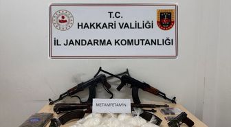 Hakkari'de silah, mühimmat ve uyuşturucu ele geçirildi