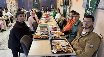 Hakkari'de Yeşilay gönüllüleri iftarda buluştu