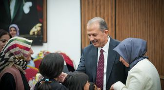 Hakkari Valisi Taşyapan, yetim çocuklarla iftar yaptı