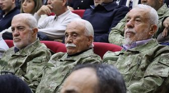 Hatay'da huzurevi sakinleri Milli Mücadele kahramanlarını anmak için sahneye çıktı