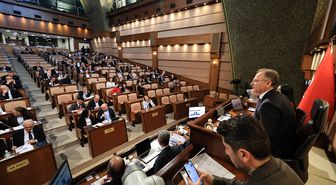 İBB Meclisinde 'İmamoğlu çıkar amaçlı suç örgütü' davasının iddianamesi konuşuldu
