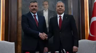 İçişleri Bakanlığı'nda devir teslim! Yerlikaya duygusal sözlerle görevi Mustafa Çiftçi'ye bıraktı