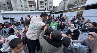 İHH Gazze'de her gün 165 bin kişiye iftar veriyor