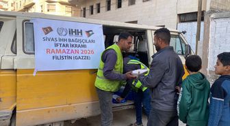 İHH İnsani Yardım Derneği Sivas Şubesinden Gazze'ye yardım