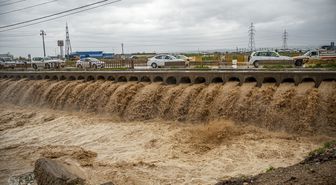 Irak'ın Erbil kentinde sağanak yağış trafikte aksamaya neden oldu