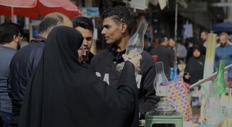 Irak'ta artan elektrik kesintileri nedeniyle halk 'lale' lambalarına yöneldi