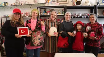 Isparta'da kooperatif çatısı altında buluşan kadınlar keçeden ürün yapıp satıyor