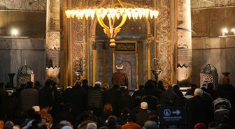 İstanbul'da ramazanın son teravih namazı eda edildi