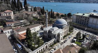 İSTANBUL'UN SELATİN CAMİLERİ - Boğaz kıyısındaki saray yapılarından Küçük Mecidiye Camisi
