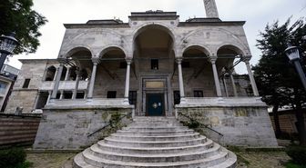 İSTANBUL'UN SELATİN CAMİLERİ - Osmanlı'nın barok üslubu ve geleneksel mimarinin buluştuğu Ayazma Camisi
