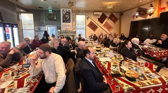 İsveç'te farklı inanç gruplarının temsilcileri iftarda buluştu