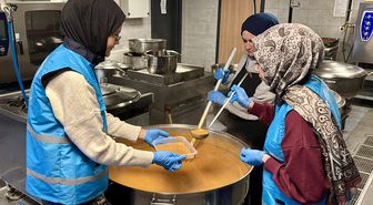 İyilikte yarışan öğrenciler, yaşlı, engelli ve yalnız yaşayan mahalle sakinlerini unutmadı